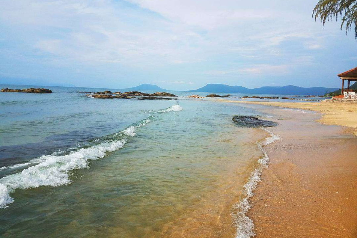 Golden sands and turquoise waters of Ganh Dau Beach